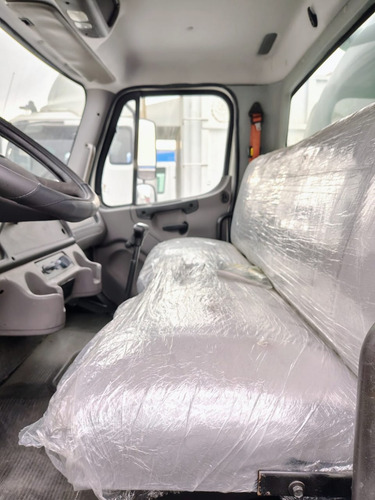 Freigthliner M2 Pipa Agua 10.000 L