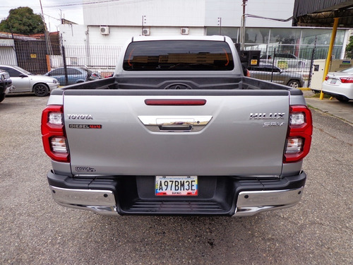 Imagen 5 de 10 de Toyota Hilux Diesel 2021 4x4 Automático