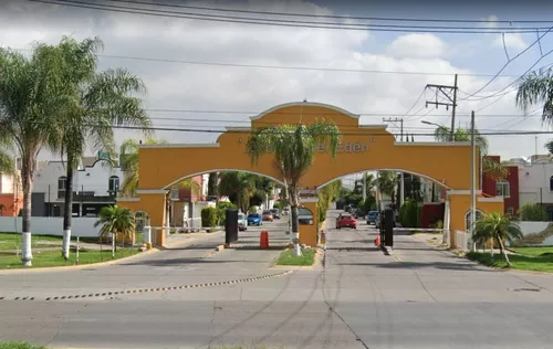 Cab Casa En Fracc. Jardines Del Edén, Tlajomulco De Zuñiga, Jalisco |  Metros Cúbicos