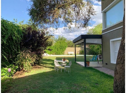 Imagen 18 de 21 de Casa En Venta B° Villa Allende Golf. 4 Dorm.