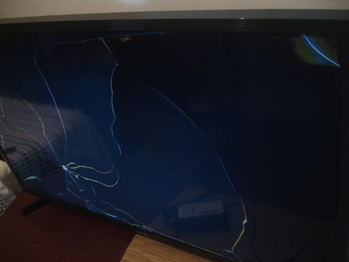 Imagem 4 de 8 de Tv Samsung Series 4 Un32j4290agxzd Hd 32 Tela Quebrada