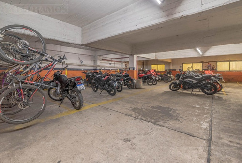 Garage / Edificio Comercial Dueño Vende.. Buen Retorno.
