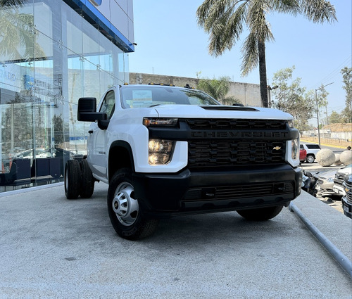 Chevrolet Silverado 6.6 3500 Chasis Cab V8 At