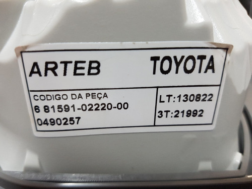 81591-02220-00 Stop Izquierdo Tapa Maleta Toyota Corolla 09-