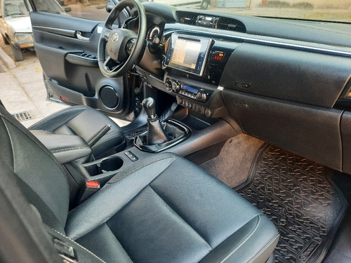 Imagen 16 de 16 de Toyota Hilux 2019 2.8 Cd Srx 177cv 4x4