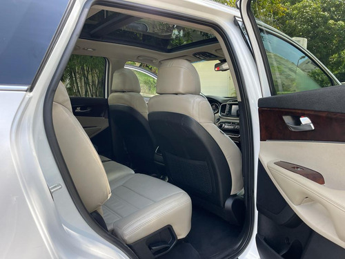 Imagen 7 de 15 de Kia Sorento Americana