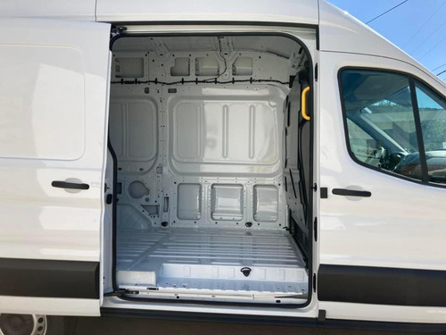 Imagen 8 de 14 de Ford Transit 2.2 Tdi Furgon Medio Techo Elevado 350m 0kmmy22
