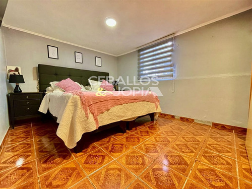 Casa En Venta De 7 Dorm. En Quilpué