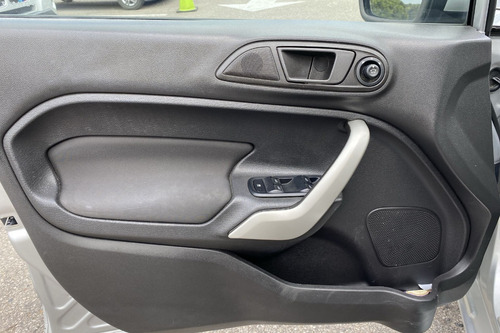 Ford Fiesta 1.6 Sportback Automática