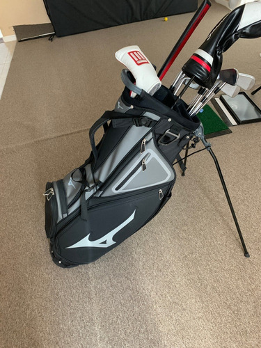 Mizuno Tour Stand 2020