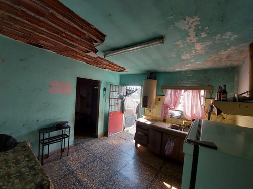 Imagen 4 de 18 de Casa De 4 Ambientes C/ 2 Locales Al Frente - Moron Sur
