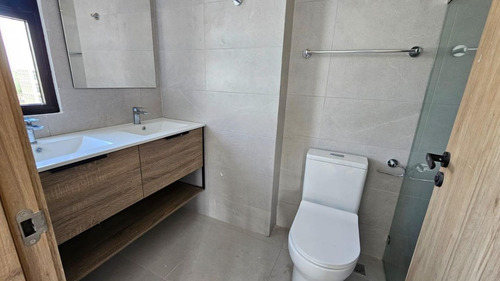 Apartamento En Venta Listo A Estrenar En Naco, Santo Domingo, 3 Habitaciones, Torre Moderna Con Área Social