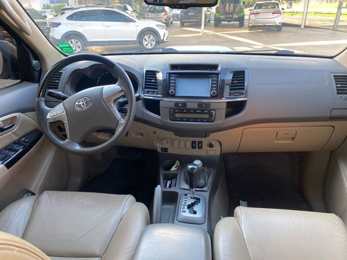 Imagem 5 de 11 de Hilux Sw4 Srv D4-d 4x4 3.0 Tdi Dies. Aut