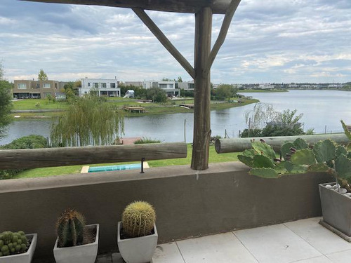 Casa En Venta A La Laguna-villanueva- Barrio San Rafael