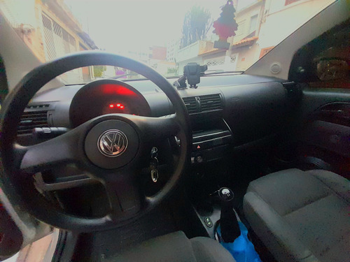 Volkswagen Fox 1.0 Plus Total Flex 5p