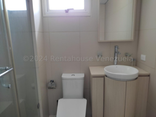 Amoblado Y Equipado Con Excelente Gusto, Excelente Oportunidad De Vivir En Este Precioso Departamento - Campo Alegre // Luis Gomez // Mls - #24-14481