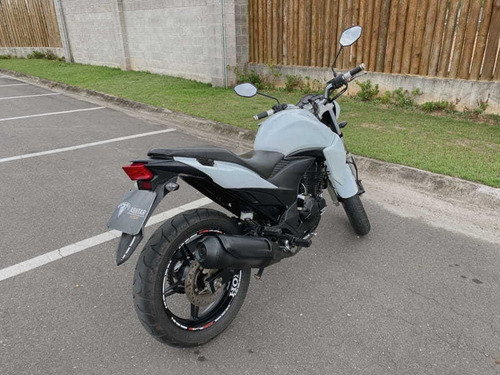 Imagem 8 de 10 de Honda Cb 300 R 2014
