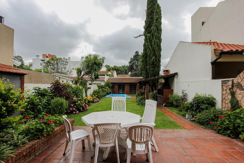 Venta De Casa 5 Ambientes Con Piscina En Haedo Sur