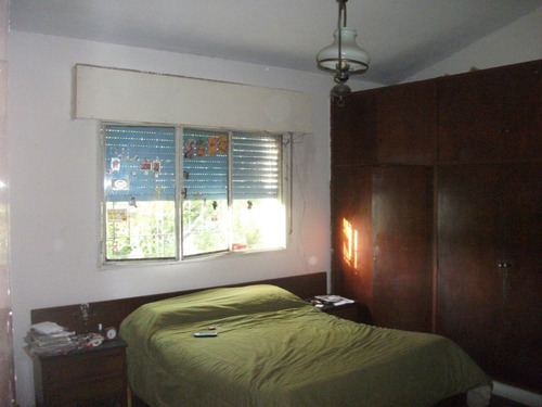Chalet Amplio Y De Buena Construcion