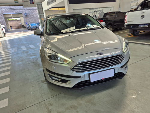 Ford Focus III 2.0 Sedan Titanium At6