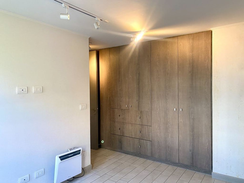 Primer Piso, Balcón Con Altura De Segundo Piso