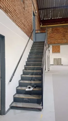 Bodega En Arriendo 1.133m Montevideo