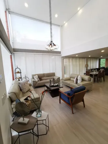 Casa En Venta En San Remo. Cod V12622