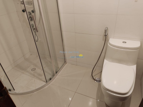 Venta Apartamento 3 Dormitorios En Suite, Península, Frente Al Puerto, Punta Del Este- Ref: 11642