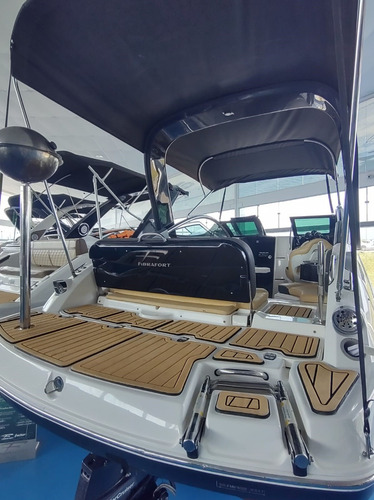 Lancha Focker 230 2017 Mercruiser 4.5 200hp Bravo 3 Black.ed