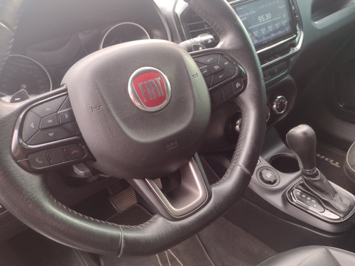 Imagem 3 de 12 de Fiat Toro 2018 1.8 16v Freedom Flex 4x2 Aut. 4p