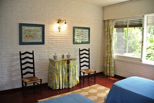 Casa En Venta / 5 Dorm / Punta Del Este / Golf / At2 6380