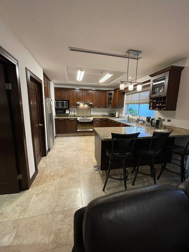 Casa En Venta En Canterías En Monterrey