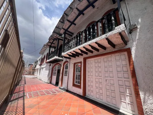 Amplia Propiedad Comercial En Ubicación Estratégica