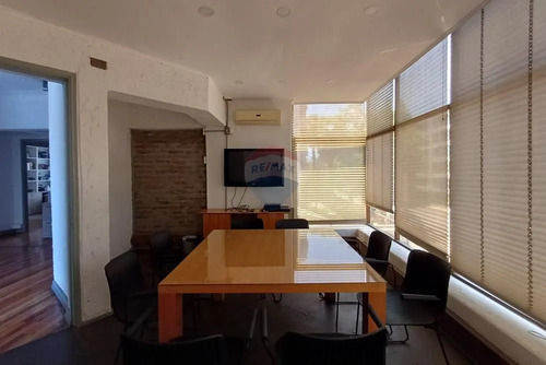 Gran Casa Oficina / Contramaestre Micalvi
