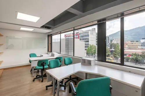 Oficina En Arriendo/venta En Chicó Norte. Cod V21571