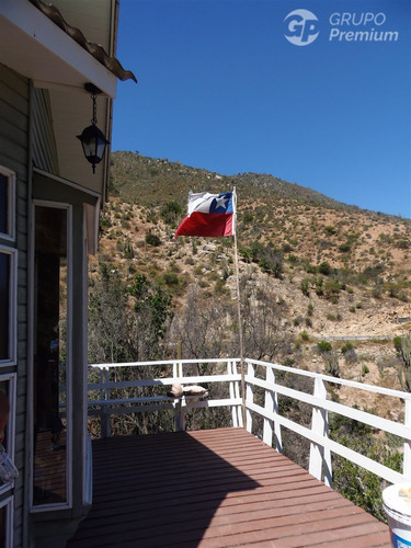 Casa En Venta De 4 Dorm. En Olmué