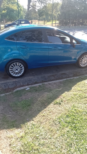 Imagen 8 de 16 de Ford Fiesta Kinetic Design 2018 1.6 Sedan Titanium Excelente