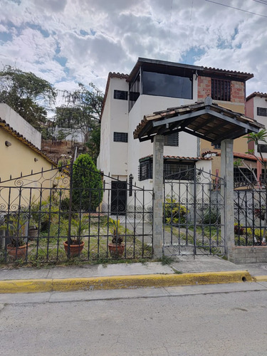 Guarenas, Casa Altos De Copacabana 26.5 K