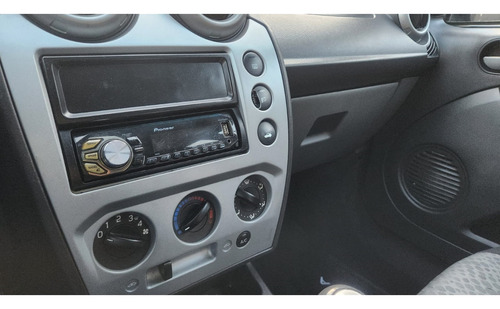 Ford Fiesta 1.6 ROCAM HATCH 8V FLEX 4P MANUAL