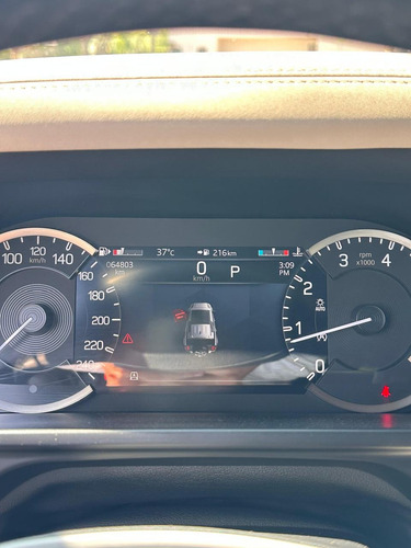 Land Rover Defender 2023