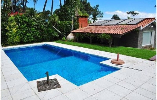 Imagen 3 de 10 de Id 1106 - Mansa, Casa Compacta, Impecable, Piscina, Barbacoa. Temporada