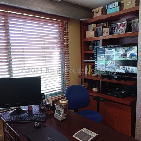 Imagen 9 de 14 de Casa Venta Tzas. Del Club Hípico Mls #22-7700 Hermosa Quinta Totalmente Remodelada, Con Hermosas Áreas Verdes, Sala De Juegos, Cuarto Para El Chofer O Vigilante.