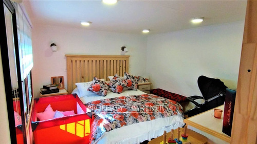 Excelente Vivienda Familiar, Con Departamento Inte...