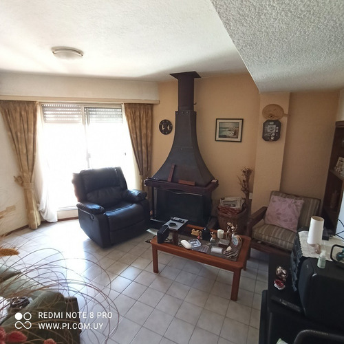 Venta Duplex Buceo 2 Dormitorios Y Garaje.
