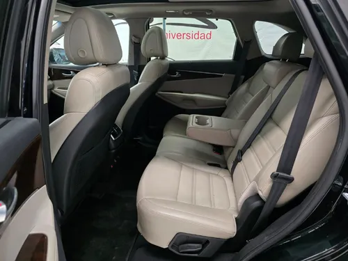 Kia Sorento 5p EX PACK, V6 TA Piel QCP GPS 7 pas. RA-18"