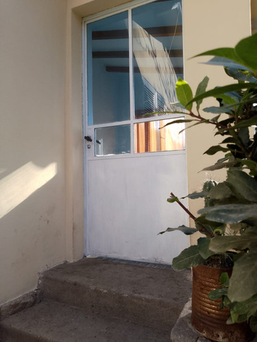 Propiedad En Zona Centro De Los Cocos Con Escritura
