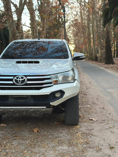 Toyota Hilux 3.0 Cd Srv Cuero Tdi 4x4 5at - A4