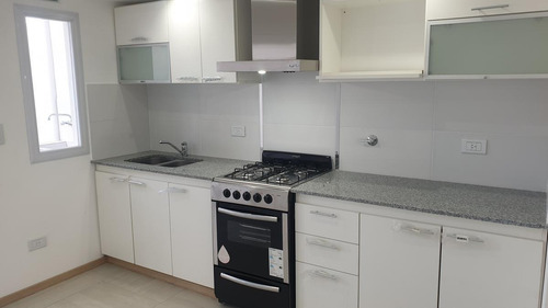 Imagen 5 de 13 de Duplex De 3 Ambientes Con Cochera - Ultima Unidad