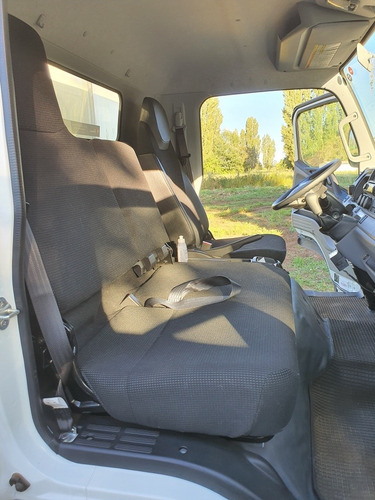 Imagen 7 de 15 de Fuso Canter 815
