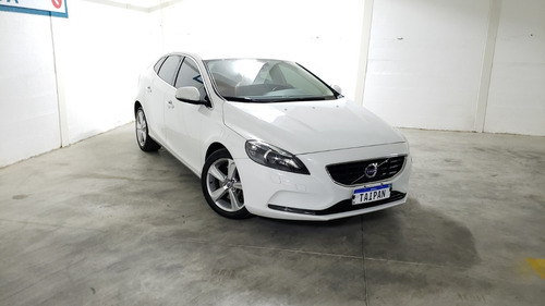 Imagem 10 de 15 de Volvo V40 Dynamic - 2015